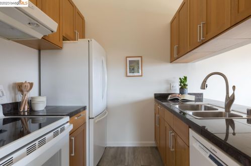 629 Jackson St, Berkeley CA 94706-1133 exterior