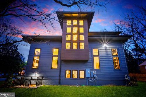 6160 Hardy Dr, Mc Lean VA 22101-3112 exterior