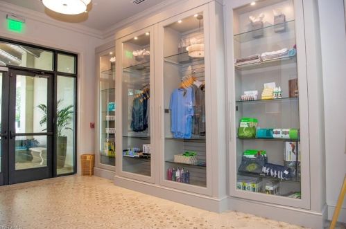 5934 Hammock Is Cir, Naples FL 34119-4649 exterior