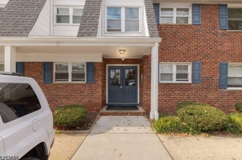 24 Woodedge Ave, Edison NJ exterior