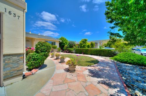 1637 Everglades Dr, Milpitas CA 95035-6612 exterior