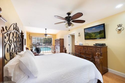 6210 Napa Wood Way, Naples FL 34116-3866 exterior