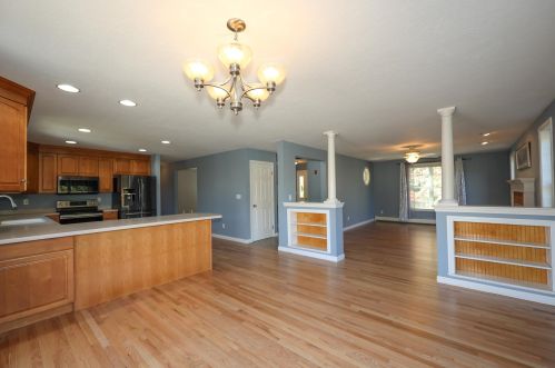 8 Graham Rd, Concord NH 03301-6900 exterior