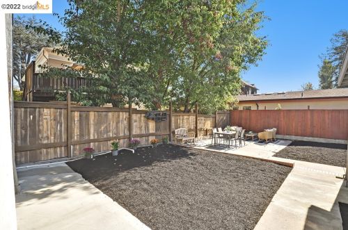 2238 Russell St, Berkeley CA 94705-2333 exterior