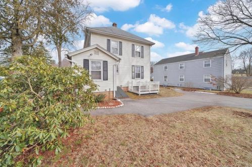 46 Glenwood St, Manchester CT  06040-6142 exterior