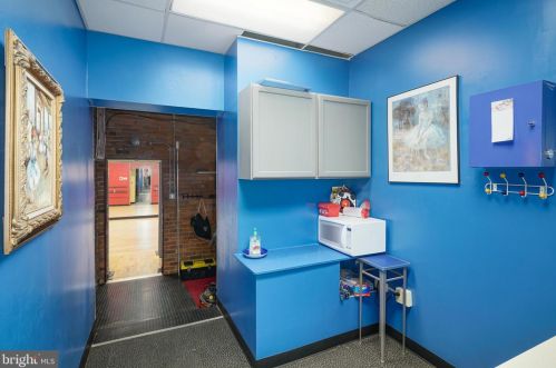 2337 13 St, Philadelphia PA 19123-0024 exterior