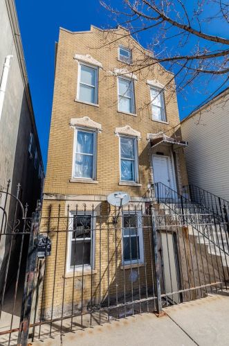 1012 Cullerton St, Chicago IL 60608-2515 exterior