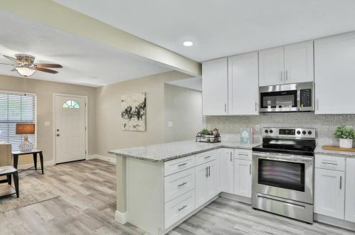 401 Floriland Ave, Tampa FL  33612-7809 exterior