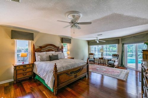 11506 Louvre Pl, Tampa FL 33617-2447 exterior