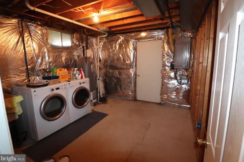 3 Lennon Ct, Glen Burnie MD 21061-2568 exterior