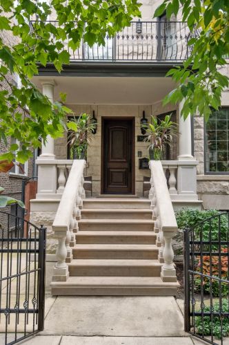 3651 Lakewood Ave, Chicago, IL 60613-3724