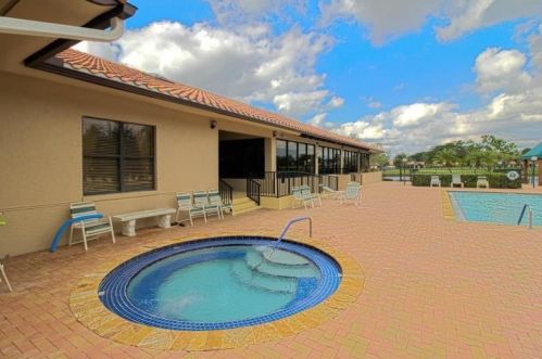 5883 Parkwalk Dr, Boynton Beach FL 33472-2322 exterior