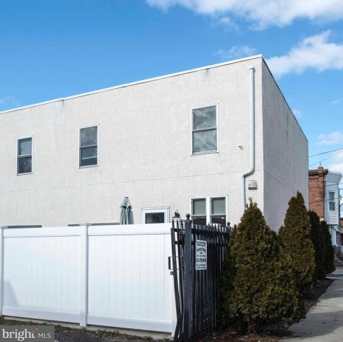 2999 Livingston St, Philadelphia PA 19134-5319 exterior