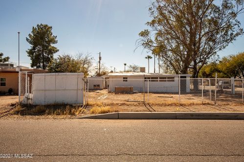 4402 Seneca St, Tucson, AZ 85712-3268