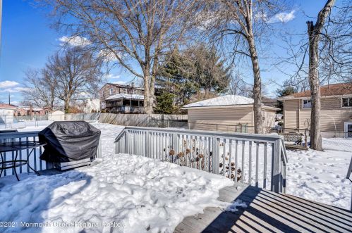 130 Floyd St, Edison NJ 08820-2101 exterior