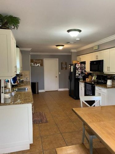 760 10 St, Naples FL 34120-2059 exterior