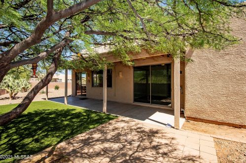 7972 Hawk Eagle Ct, Tucson AZ  85757-1643 exterior