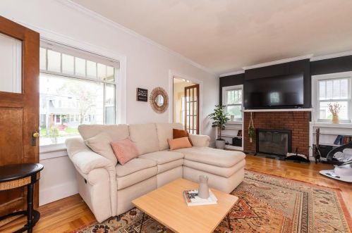 1513 Main St, Kalamazoo MI 49006-3104 exterior