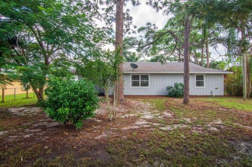 821 Walters Ter, Fort Pierce FL  34983-3962 exterior