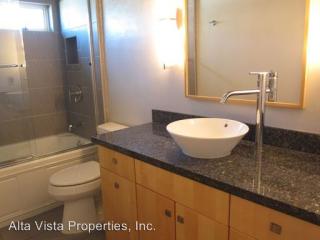 2569 Loring St, San Diego CA  92109-2363 exterior