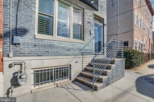 2011 Brown St, Philadelphia PA 19123-2256 exterior