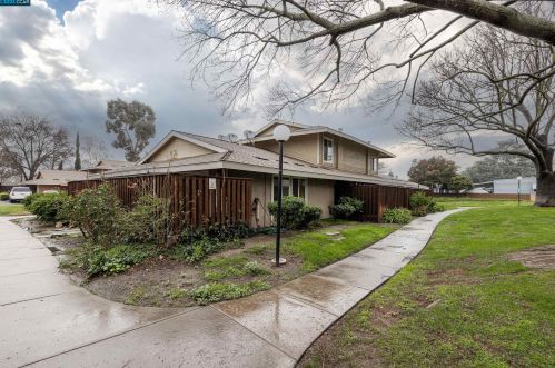 2029 Olivera Rd, Concord CA  94520-8385 exterior