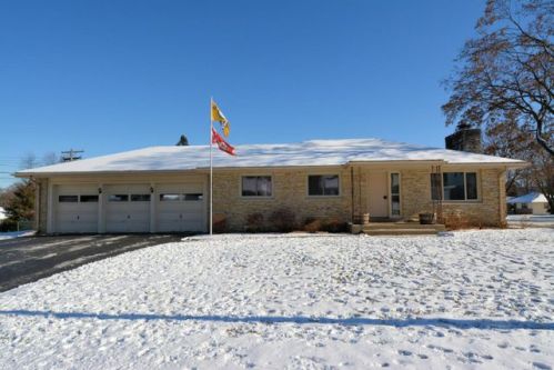 606 111, Milwaukee WI  53214-2332 exterior