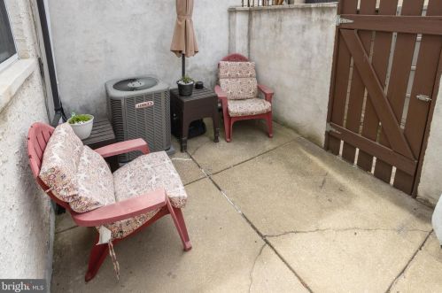 202 Daly St, Philadelphia PA 19148-3329 exterior