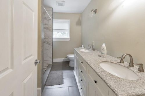 933 Byron Dr, Atlanta GA 30310-4635 exterior