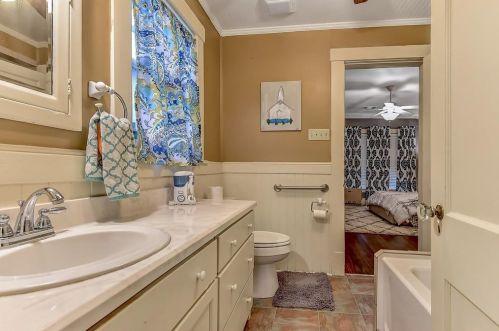 1222 Sears St, Denison TX 75021-2741 exterior