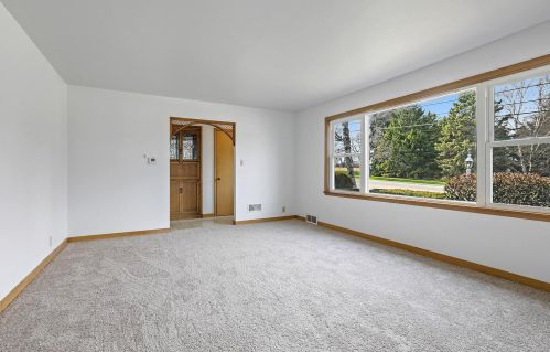 1015 Dewey St, Manitowoc WI 54220-6541 exterior