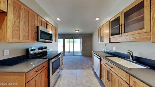 8551 Lee Pl, Tucson, AZ 85715-5427