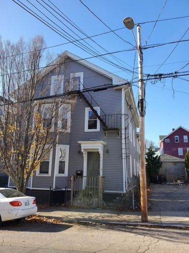 41 Joslin St, Providence, RI 02909-2501