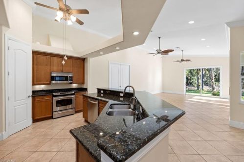 880 5 St, Naples FL 34117-2114 exterior