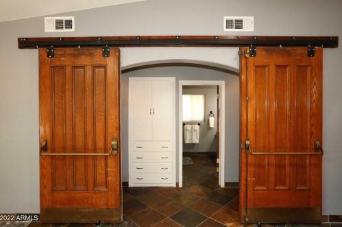 4451 Earll Dr, Phoenix AZ 85031-3821 exterior