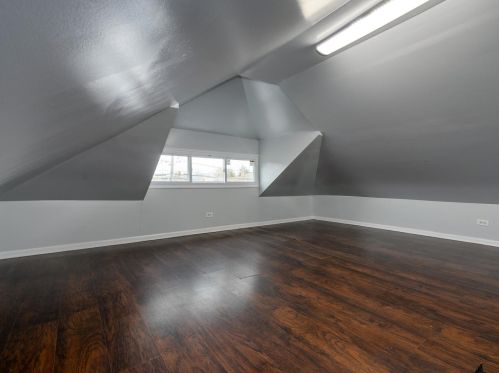 6411 Kedvale Ave, Chicago IL 60629-5108 exterior