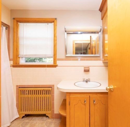 12 Kilmer Ave, Taunton MA 02780-4034 exterior