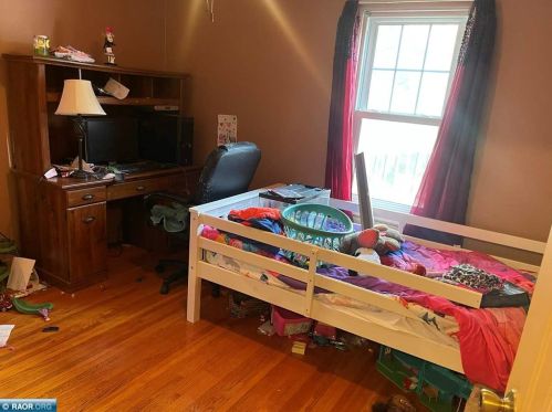 2710 5 Ave, Hibbing MN 55746-2256 exterior