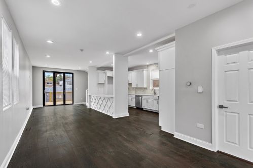 6822 Artesian Ave, Chicago IL  60629-1327 exterior