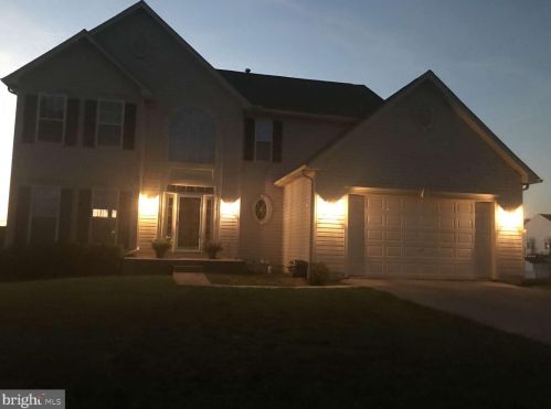 19 Nace Dr, Hanover PA 17331-9411 exterior