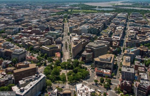 1425 Hopkins St, Washington DC 20036-5900 exterior