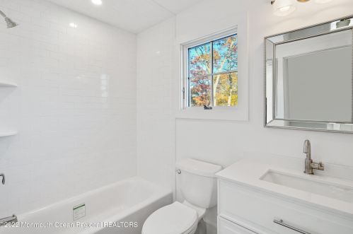 1042 4th Ave, Belmar NJ  07719-3364 exterior