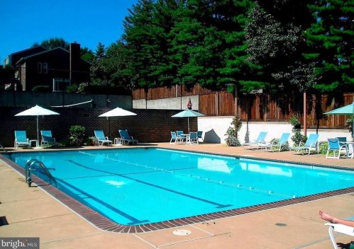 4341 Embassy Park Dr, Washington DC 20016-3607 exterior