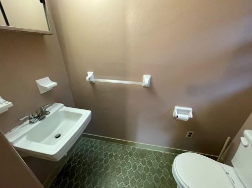 3657 Oakland Ln, Gainesville GA 30504-5720 exterior