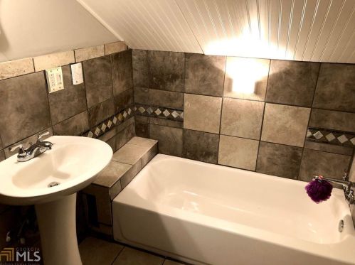 3 10th St, Chickamauga, GA 30707-1509