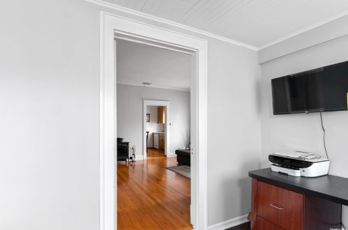 359 Great East Neck Rd, Babylon NY 11704-7631 exterior