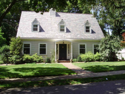 62 Arnold Rd, Newton, MA 02459-3136