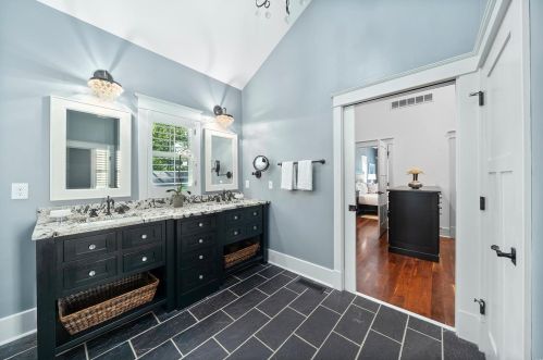 230 Essex Ave, Saint Louis MO 63122-3627 exterior