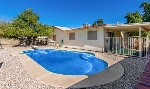 15014 37 Ave, Phoenix AZ 85053-5508 exterior