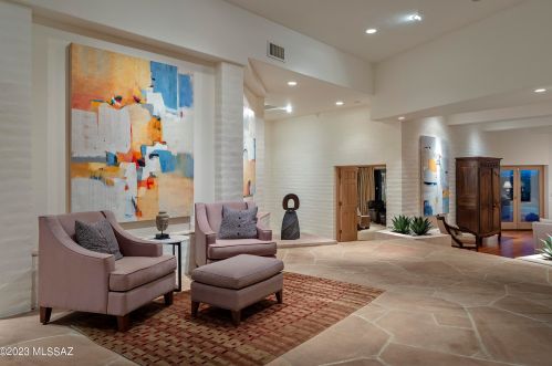 5300 Hacienda Del Sol Rd, Tucson AZ 85718-6054 exterior